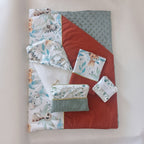Coffret Cadeau Naissance Trousseau Complet – Cape, Trousse, Couverture & Plus Personnalisés | L'Atelier de Megh