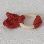 Hochet anneau en bois naturel avec nœud au crochet terracotta