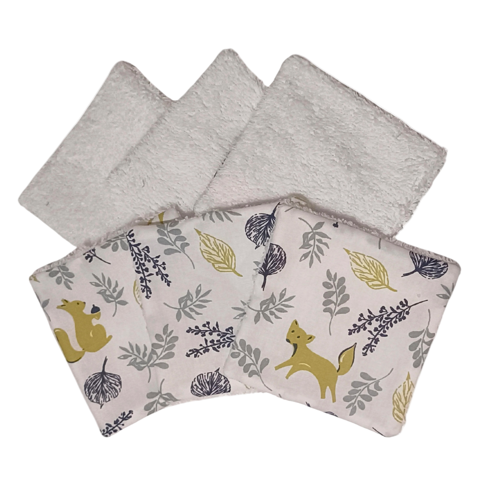 Lot de lingettes lavables bébé motif renard roux et feuilles vertes. Face coton imprimé et face éponge bambou.