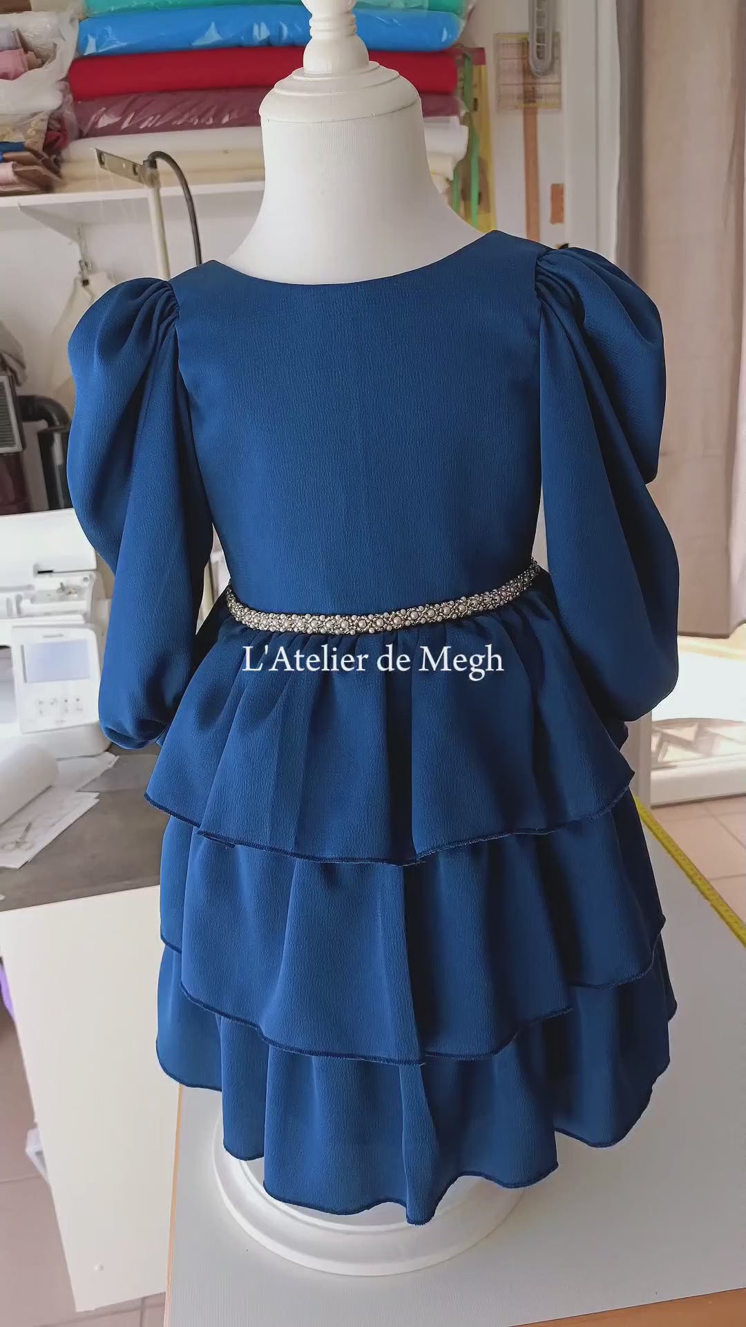 Robe Célestine – robe de cérémonie fille bleu profond à volants