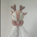 Doudou renne crochet fait main, tissu blanc à pois, cadeau naissance bébé